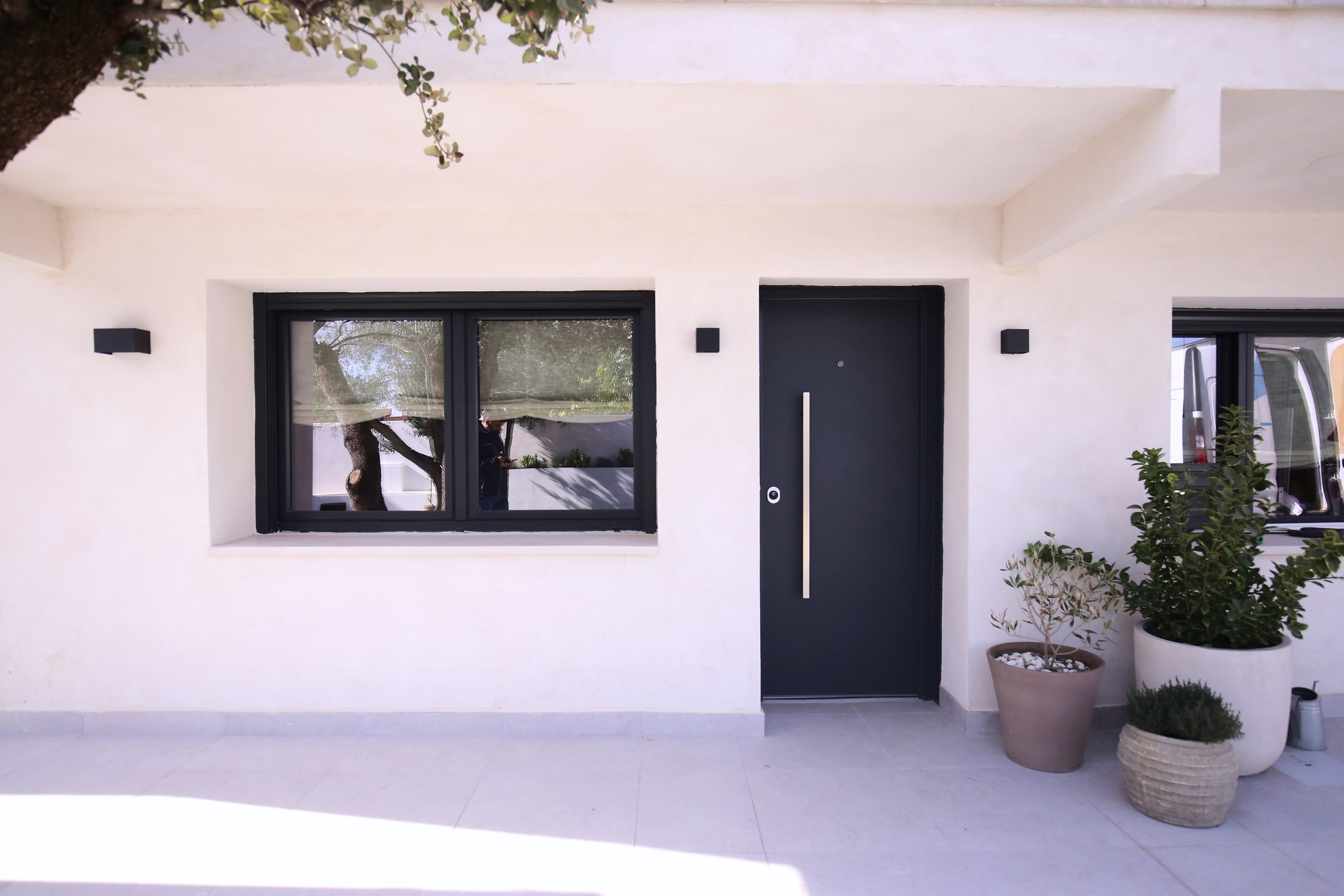 Instalación de puertas de entrada 